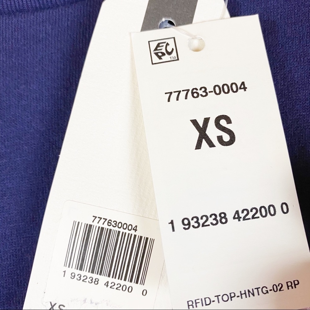 NEW Levi’s Basic Blue Cropped Sweatshirt XS - Picture 8 of 8